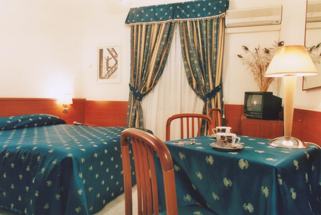 Caput Mundi Hotel Roma Exterior foto